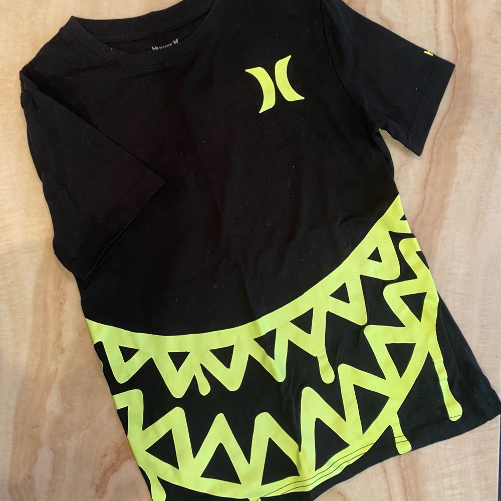 NWOT Hurley t-shirt